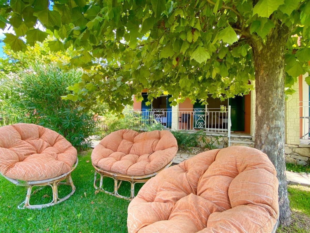 אצ'ארבי Asteraki Beach House By Dadovillas מראה חיצוני תמונה