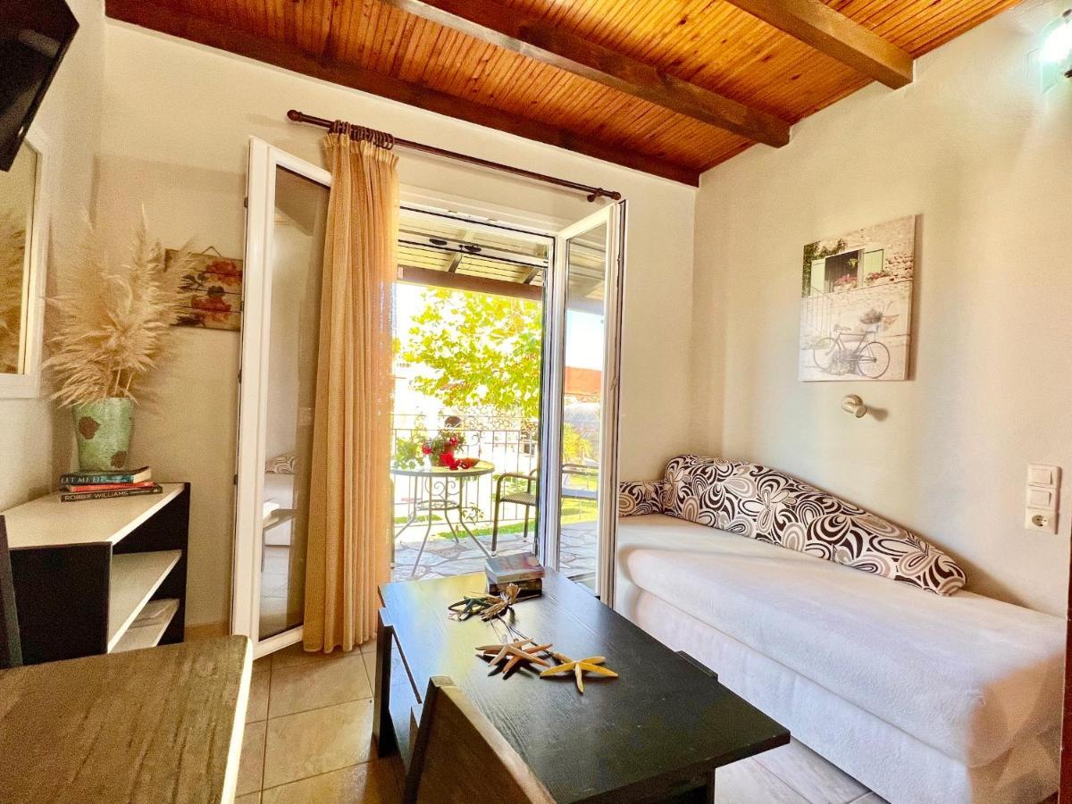 אצ'ארבי Asteraki Beach House By Dadovillas מראה חיצוני תמונה