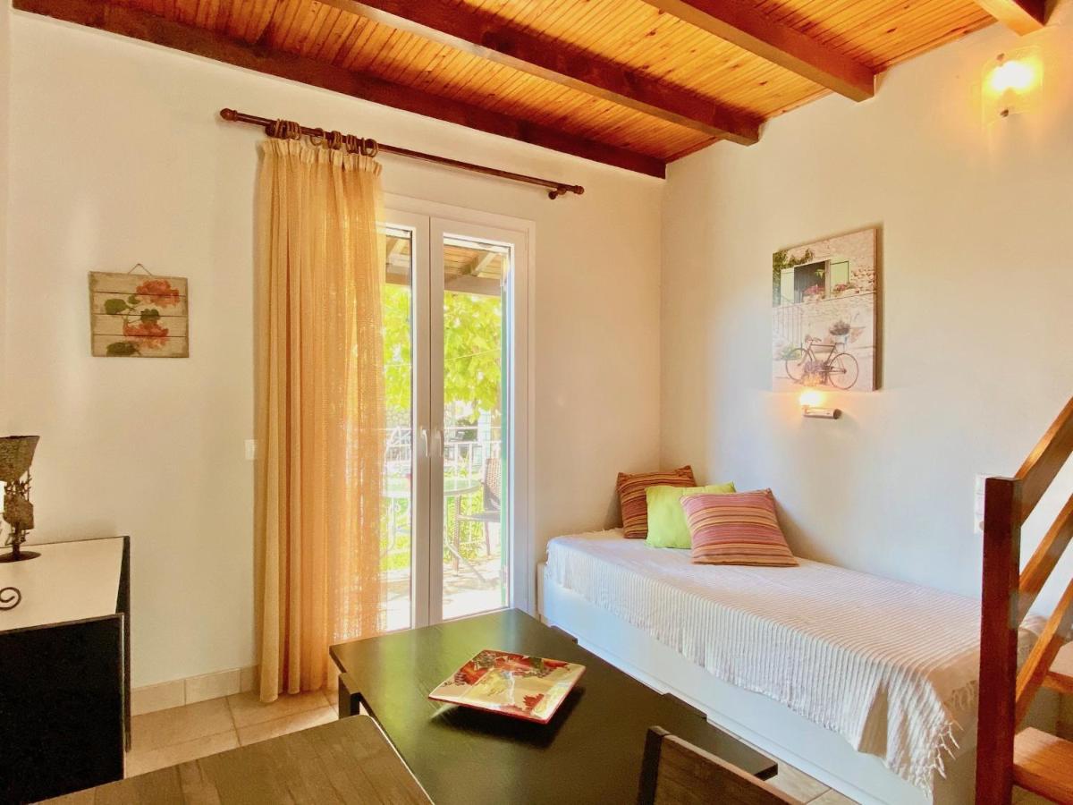 אצ'ארבי Asteraki Beach House By Dadovillas מראה חיצוני תמונה
